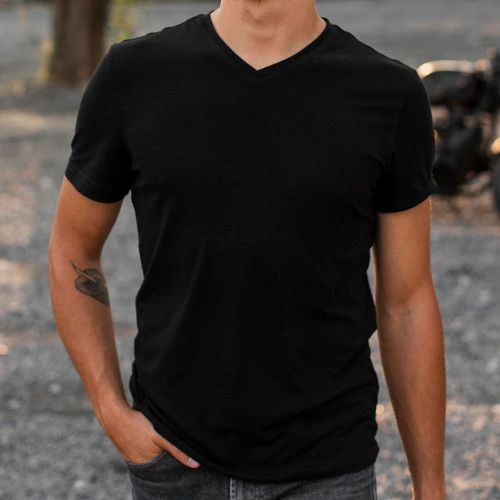 Camiseta en algodon cuello V estampada